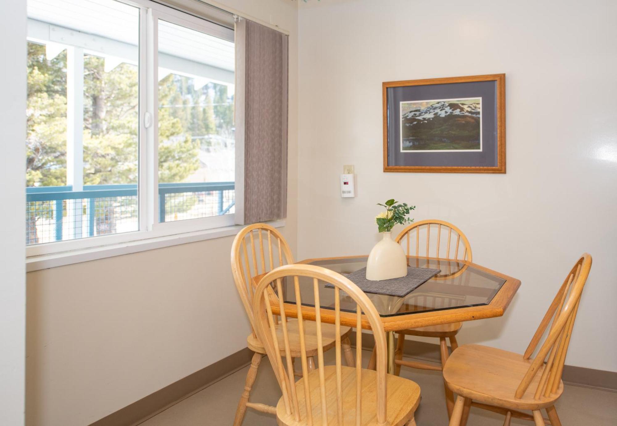 Gull Lake Lodge June Lake Rom bilde